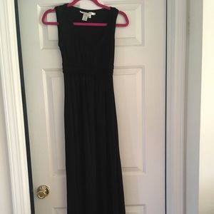 Black scoop neck maxi dress